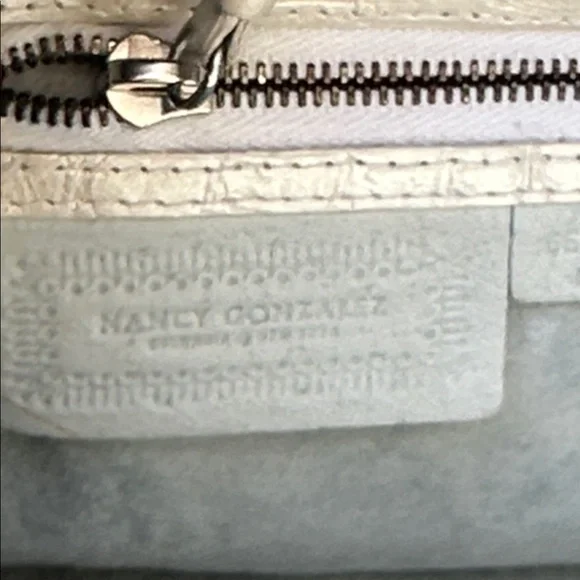 Nancy Gonzalez Rare Handwoven Genuine Crocodile Net Bag ivory & Black Leather - Picture 13 of 16